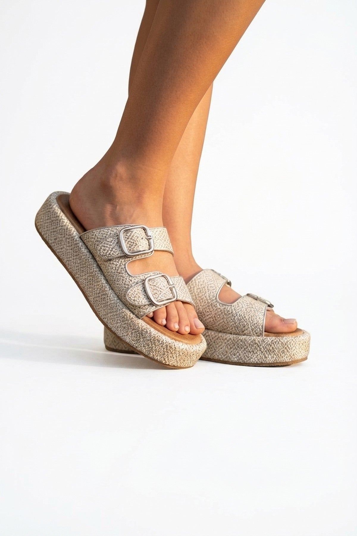 Vera Diamond Pattern Platform Sandals - Silver