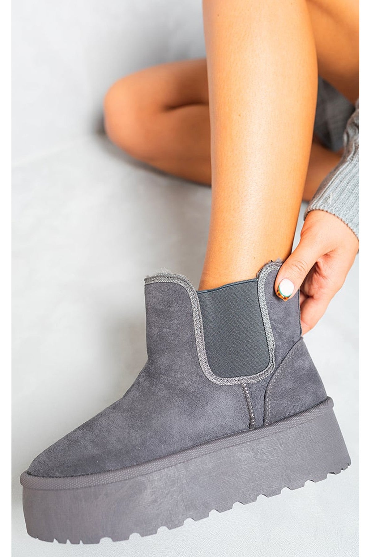 Edith Fluffy Platform Sole Chelsea Faux Fur Lined Ankle Boots - Grey