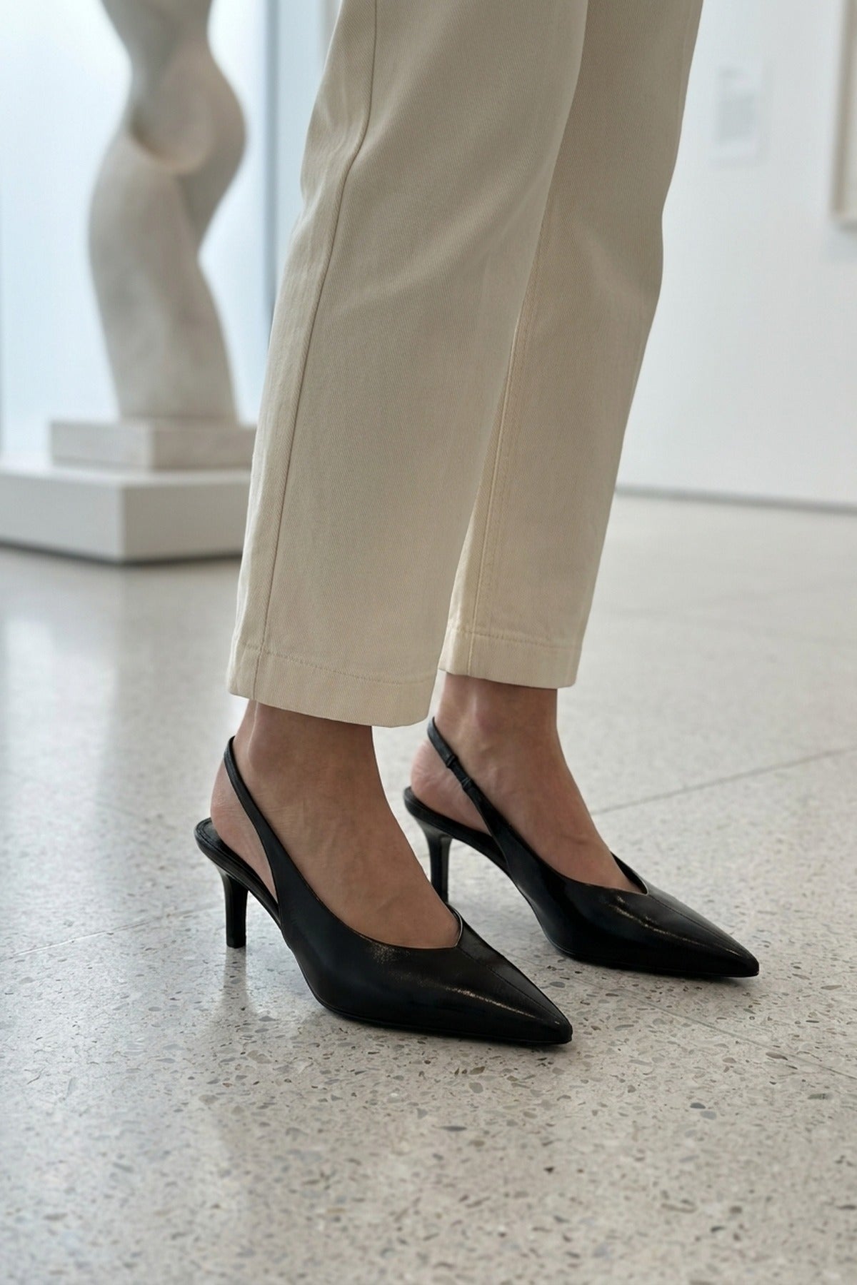 Cordelia Pointed Toe Slingback Kitten Heels - Black