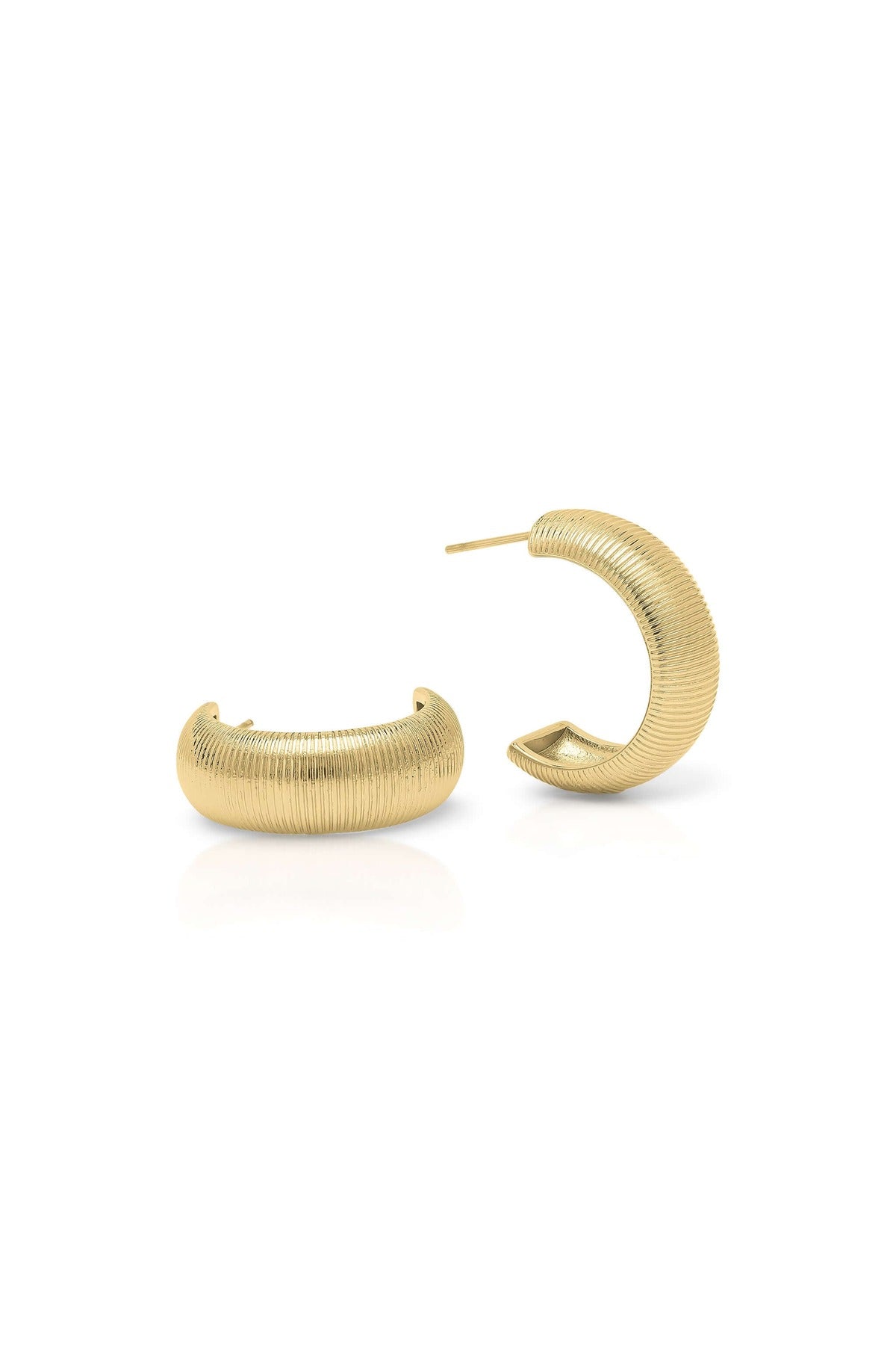 Gold ribbed hoop earrings by ARIIRA, featuring fine ridged detailing and a polished brushed finish.