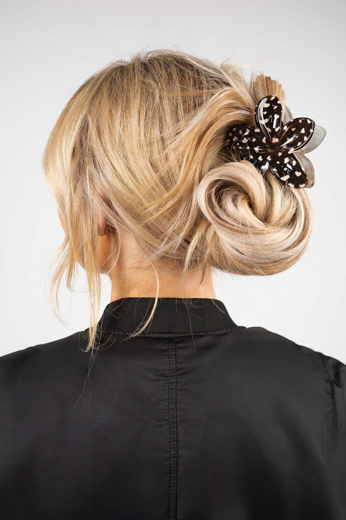 Jenaya Flower Shaped Printed Hair Claw Clip - Black