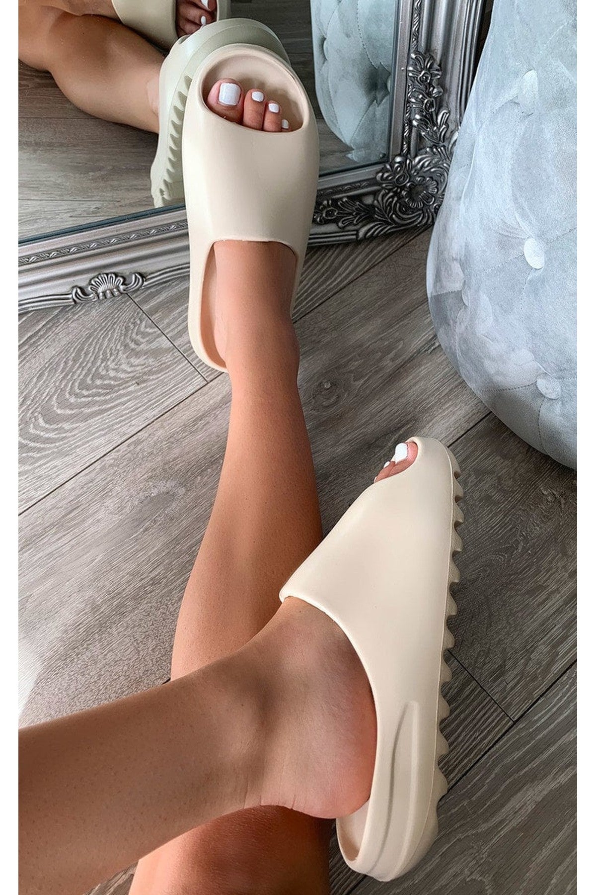 Lou Slip On Sandals - Beige