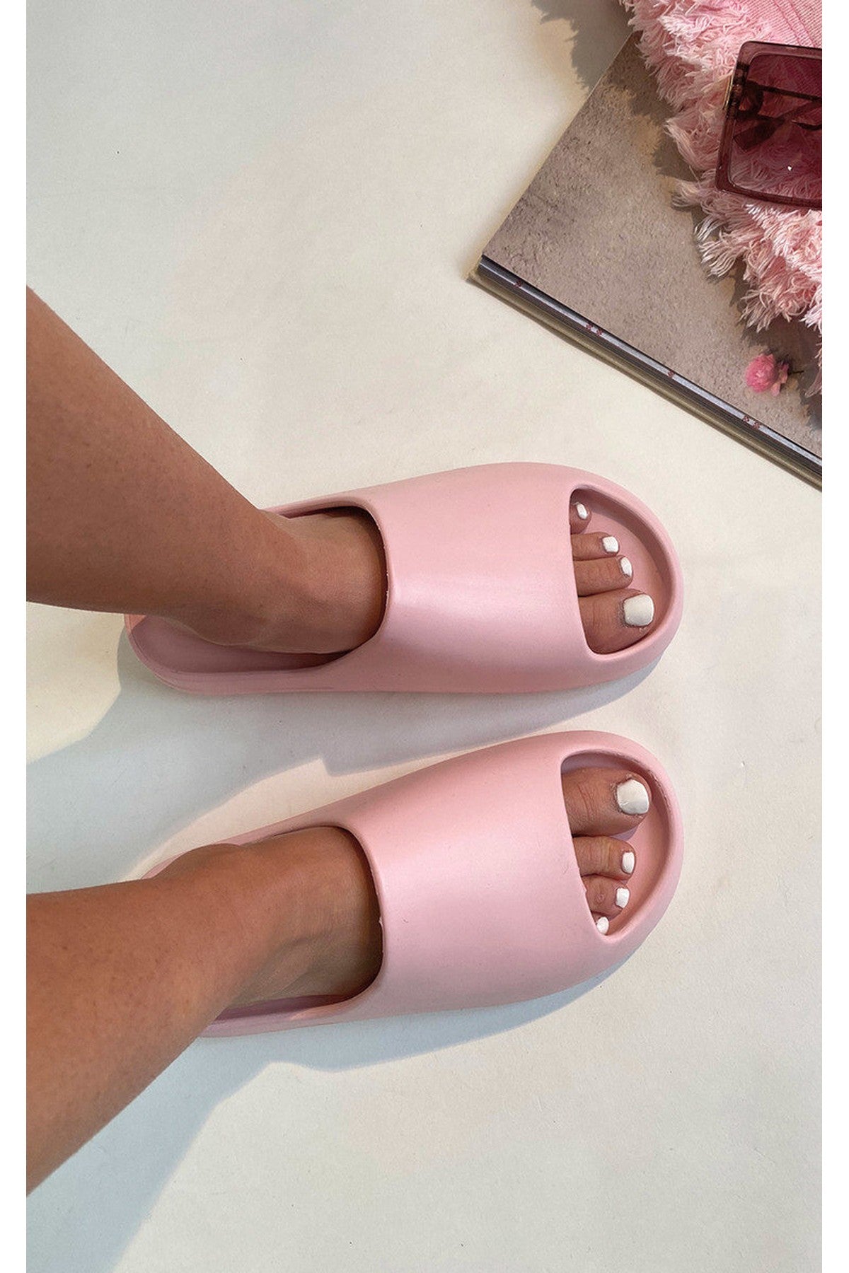 Lou Slip On Sandals - Pink