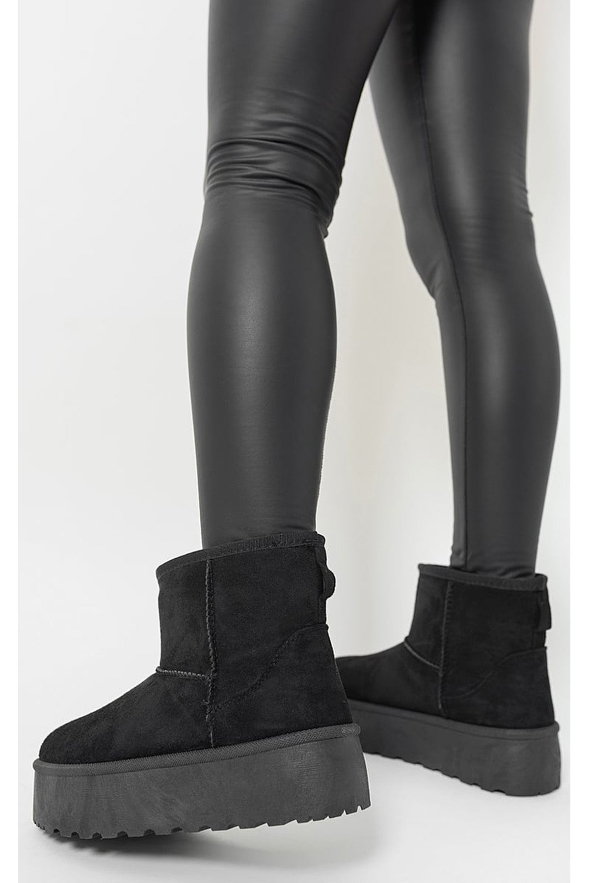 Martha Thick Heel Platform Boots - Black