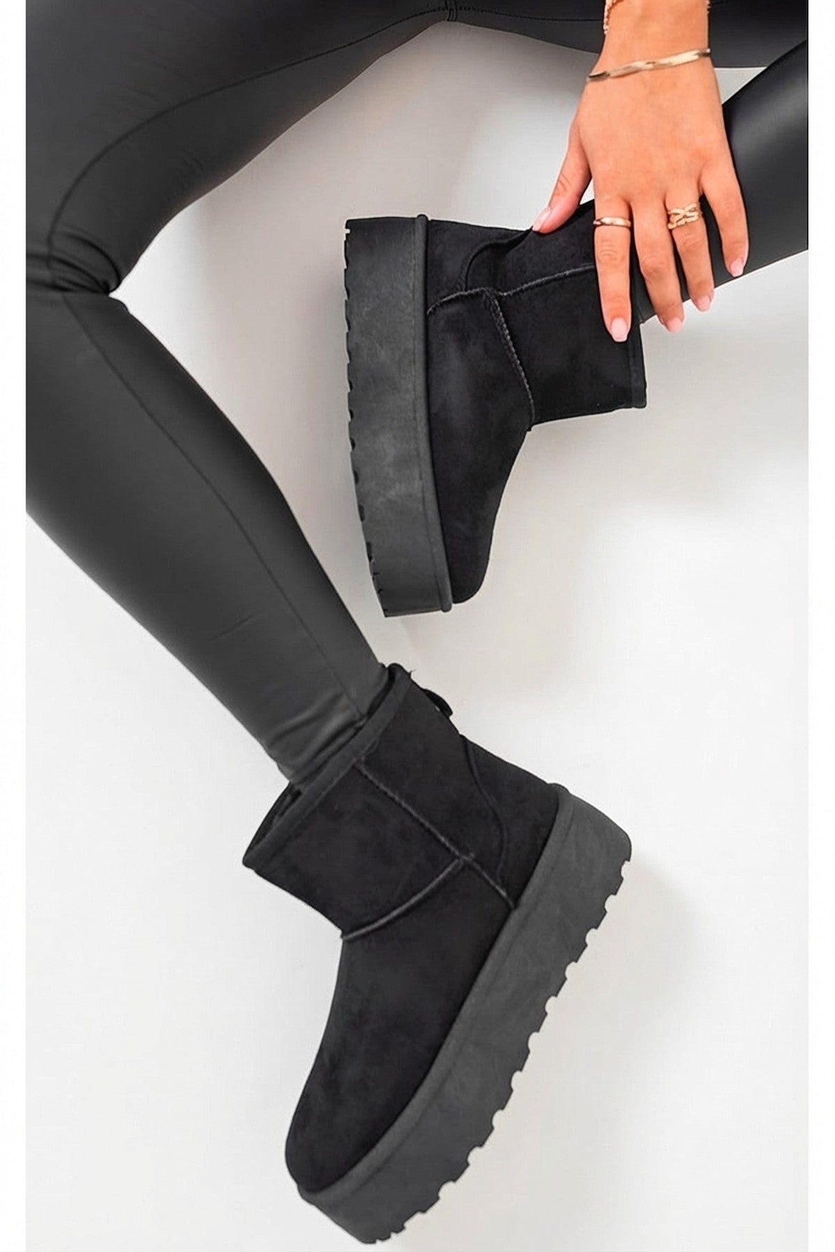Martha Thick Heel Platform Boots - Black_wb
