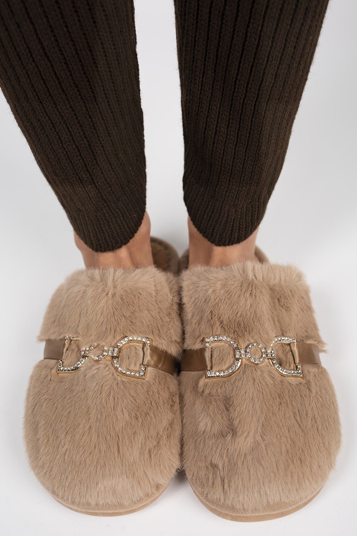 Noelia Faux Fur Slip-on Slippers With Gold Chain Detail - Mocha