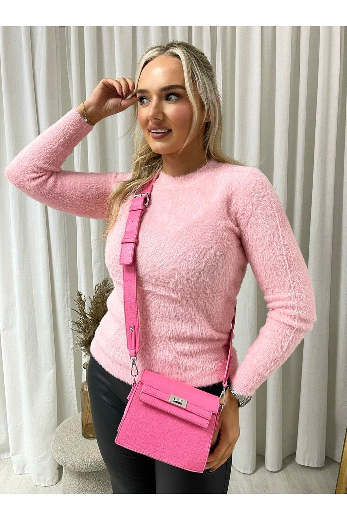 Stella Fitted Long Sleeve Fluffy Knitted Top - Baby Pink