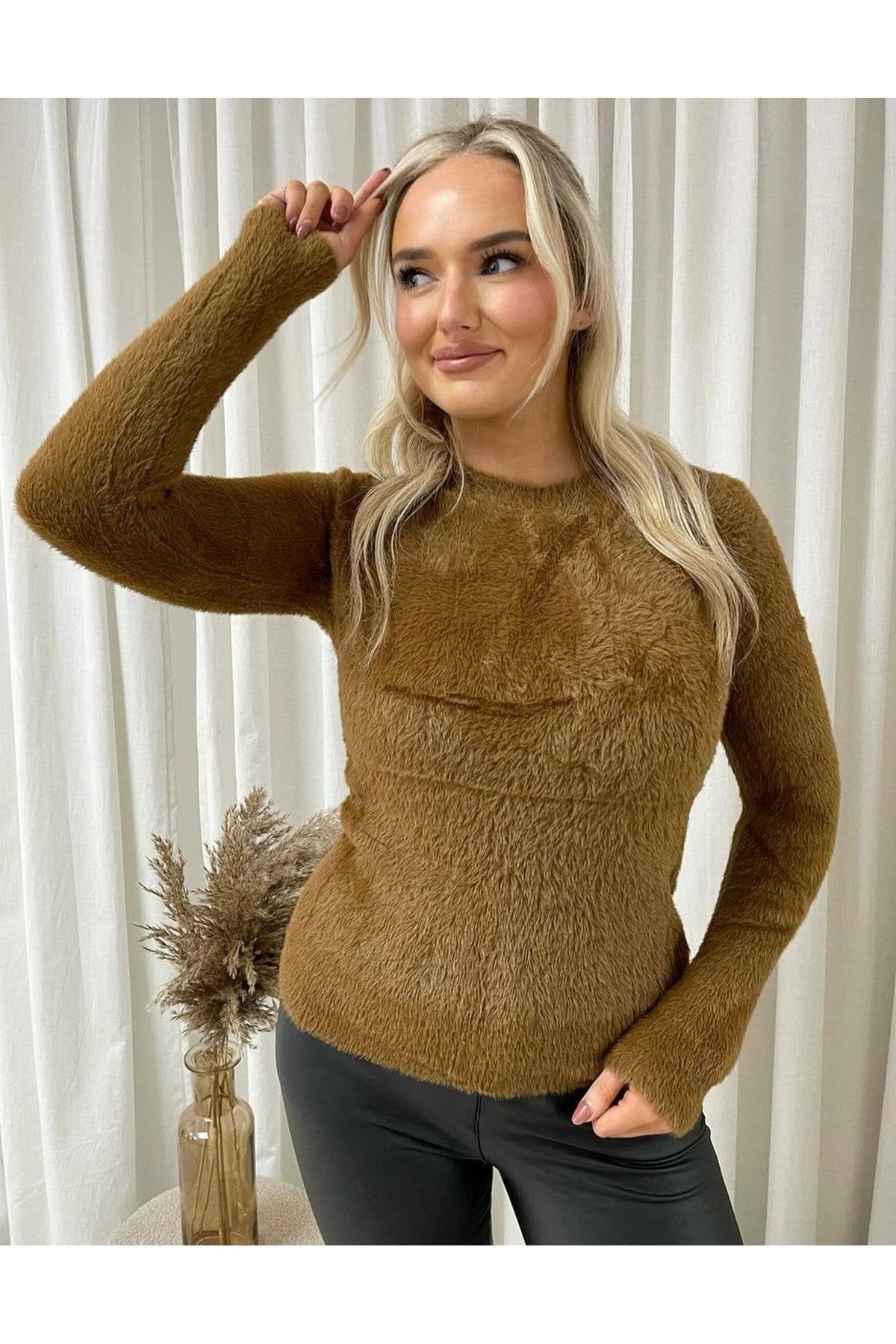 Stella Fitted Long Sleeve Fluffy Knitted Top - Camel