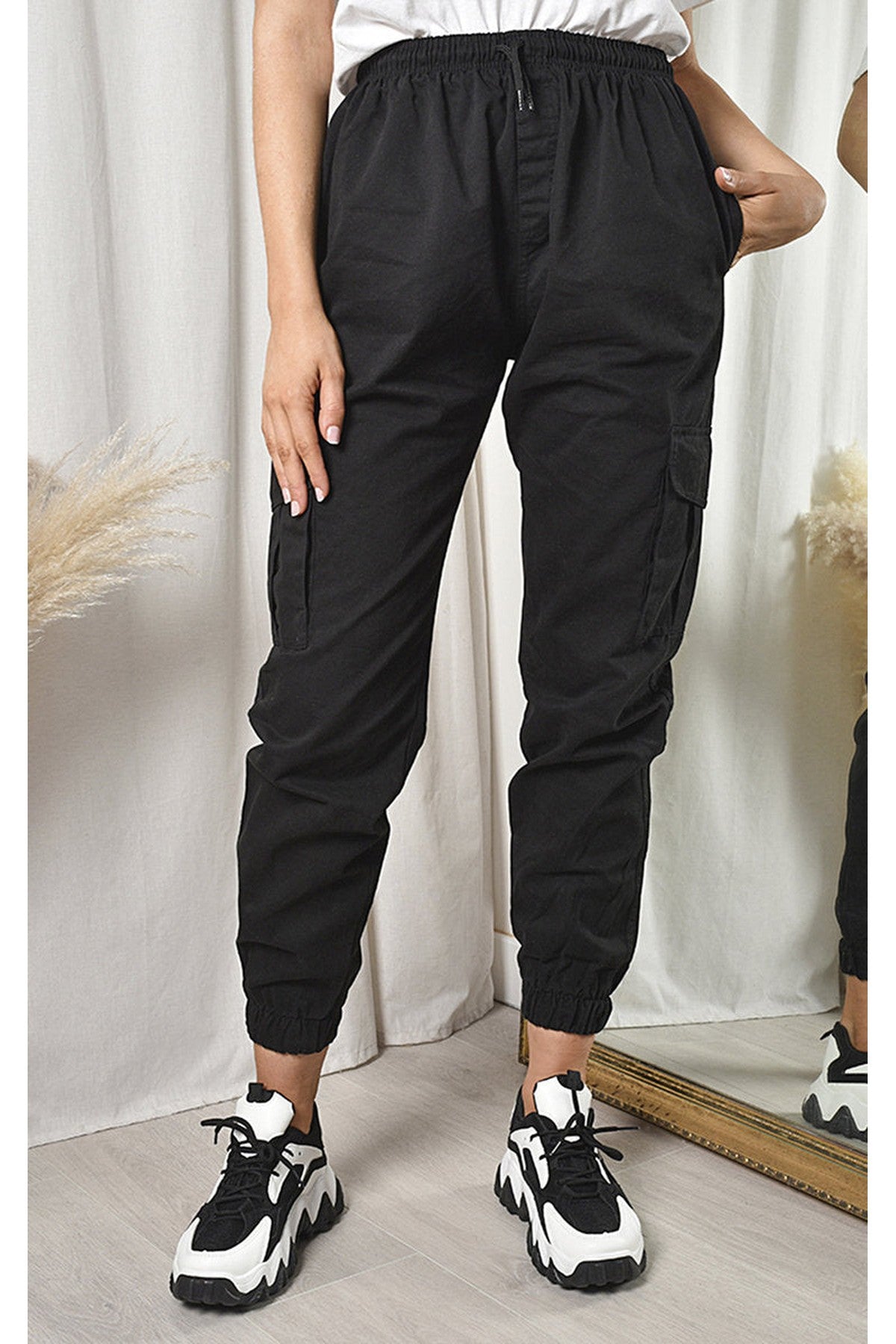 Xanthe Pocket Cargo Trousers - Black